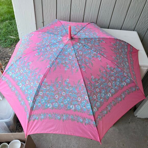 Vintage Pink Floral Umbrella – Retro 60s/70s Rain Parasol – Costume, Cottagecore - Picture 6 of 9